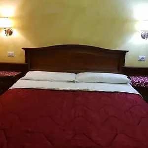 Pitagora House Couette-café Rome